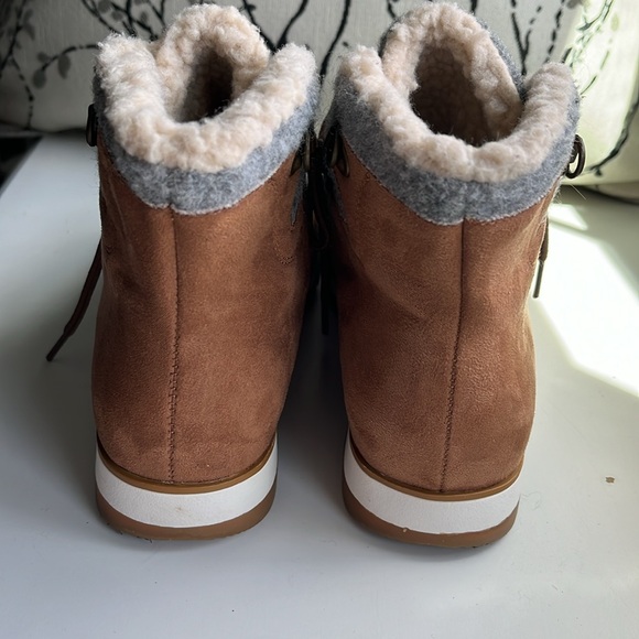 NWOT Sonoma Ortholite boots Kohls faux cognac brown suede grey top cream fur - Picture 4 of 6